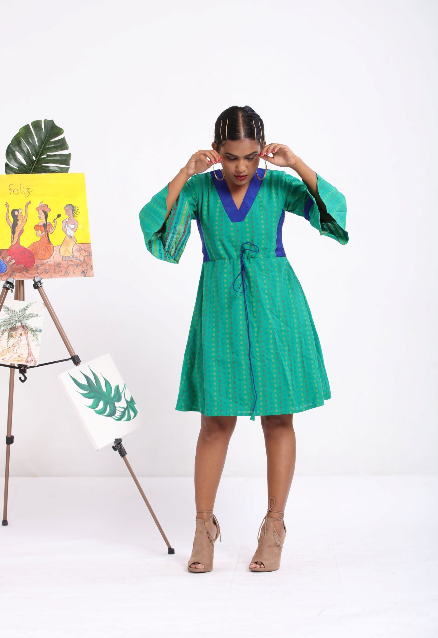 V-neck drawstring emerald green dress in handloom cotton with jaquardd polka dots